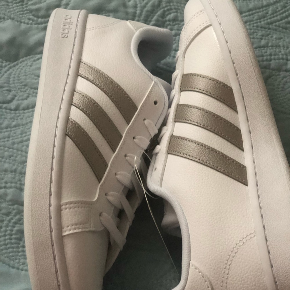 COPY - Women's Adidas shoes - Picture 4 of 4